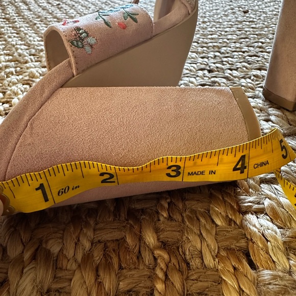 N/A Embroidered Pink Mules - Picture 6 of 7